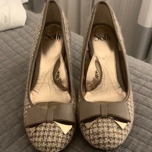 Arch support tweed heel with leather bow